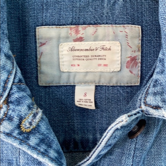 ❤️ Abercrombie & Fitch Vintage Distressed Denim Jacket - Picture 5 of 9